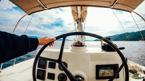 ship-control-panel-with-steering-wheel-captain-bridge-1153-36410d105cf8f69cf9f5.jpg