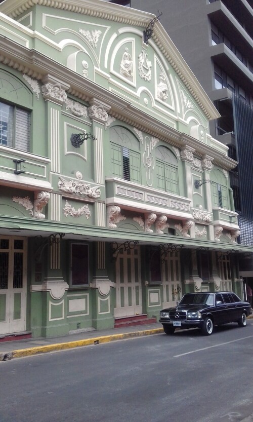CLASSIC-ART-Teatro-Variedades-CENTRAL-AMERICA-LIMOUSINE-MERCEDES-LWB-LANGf18137a2960d7b7c.jpg