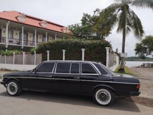 La-Casa-Fait-de-Puntarenas.-COSTA-RICA-MERCEDES-LIMOUSINE-TRANSPORTATION-W123-LANG-300x2255536fff897ccba46.jpg